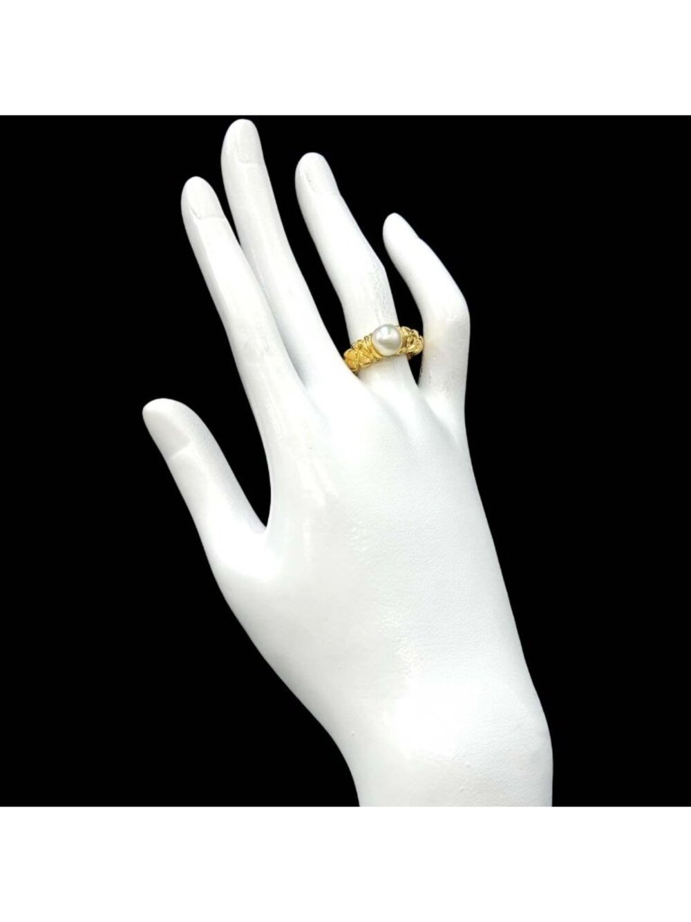 Tiffany & Co Akoya Pearl Ring 18k Yellow Gold - Picture 7 of 9